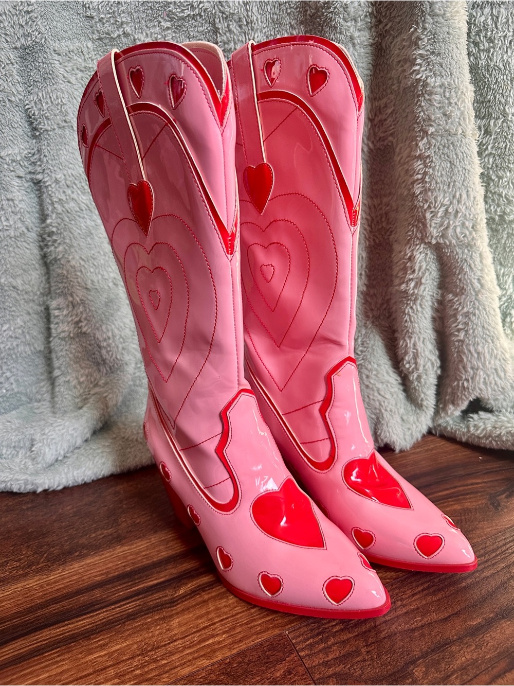 YRU Red Heart Space Cowgirl Boots Pink Womens 8 Heeled from Dollskill - Picture 3 of 16